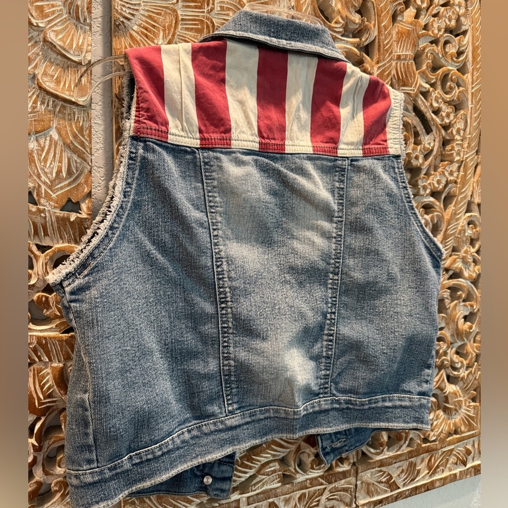 L.E.I. Stars & Stripes Chelsea Blue Jean Vest, Sleeveless- size M - Picture 9 of 16